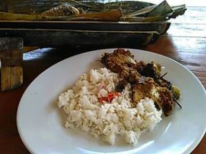 pedes-patin-bakar-bambu-dan-nasi-liwet