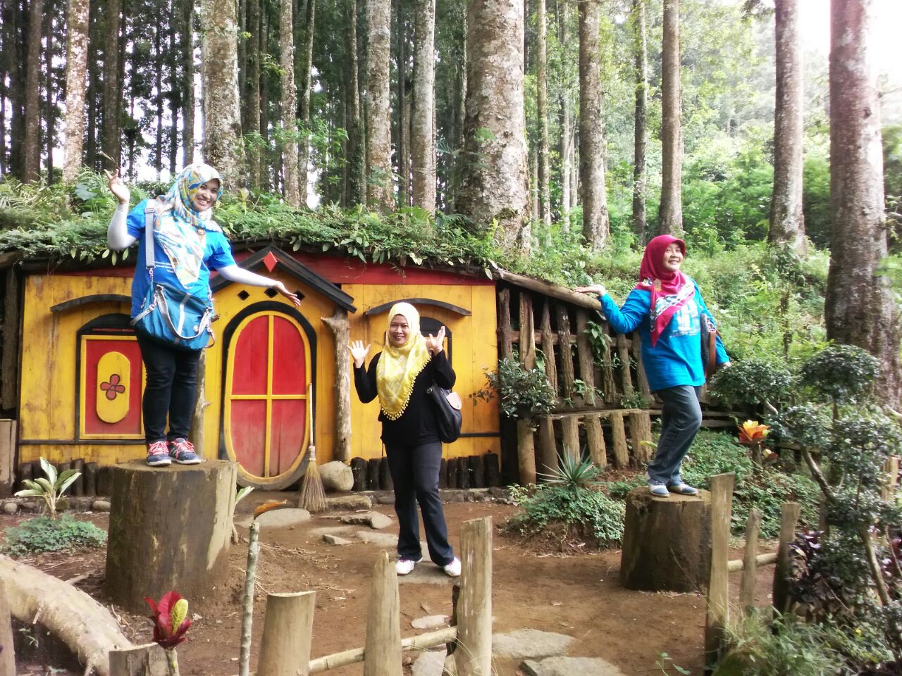 Kampung Kurcaci Desa Serang, Purbalingga (Yuuk…  Wefie di Kampung Kurcaci, Biar Kekinian)