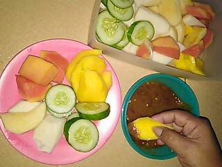 Pecel dan Lutis Salad Jawa yang Menyehatkan