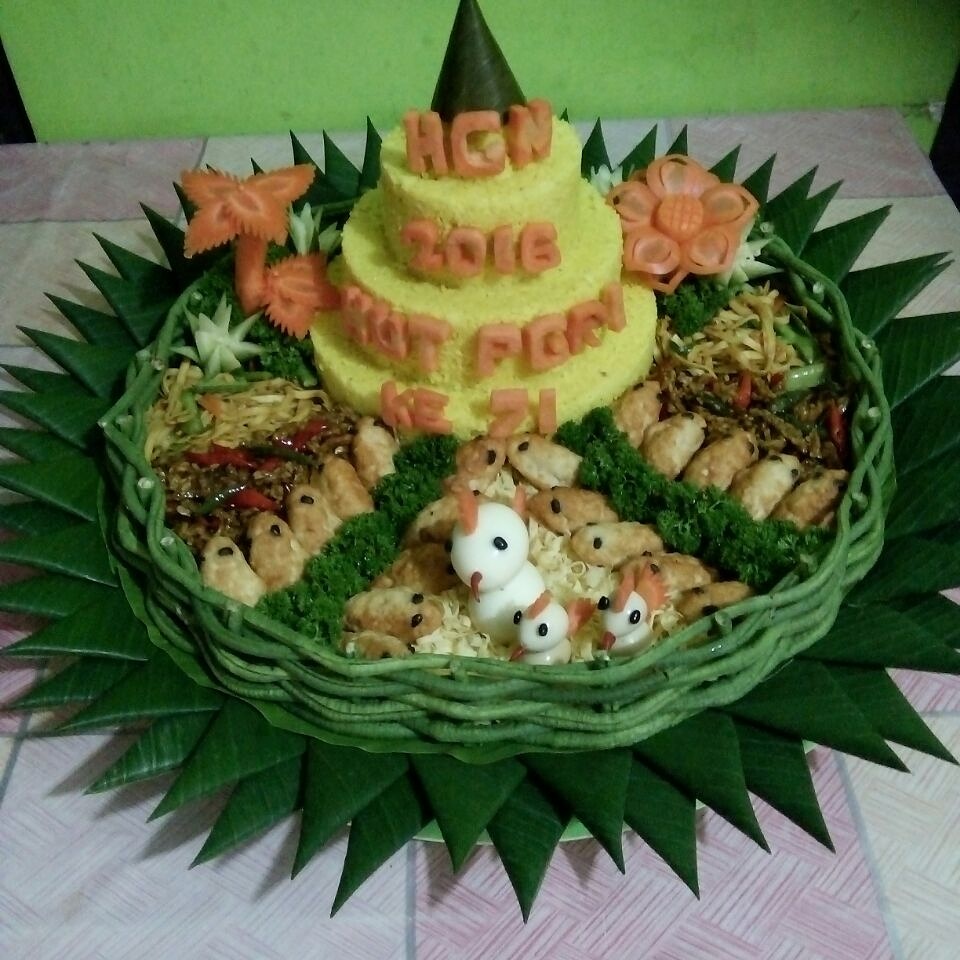 Tumpeng “Tumuju ing Pengeran” simbol Ungkapan Rasa Syukur