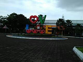 Taman Kota Usman Janatin, Wisata Keluarga di Tengah Kota