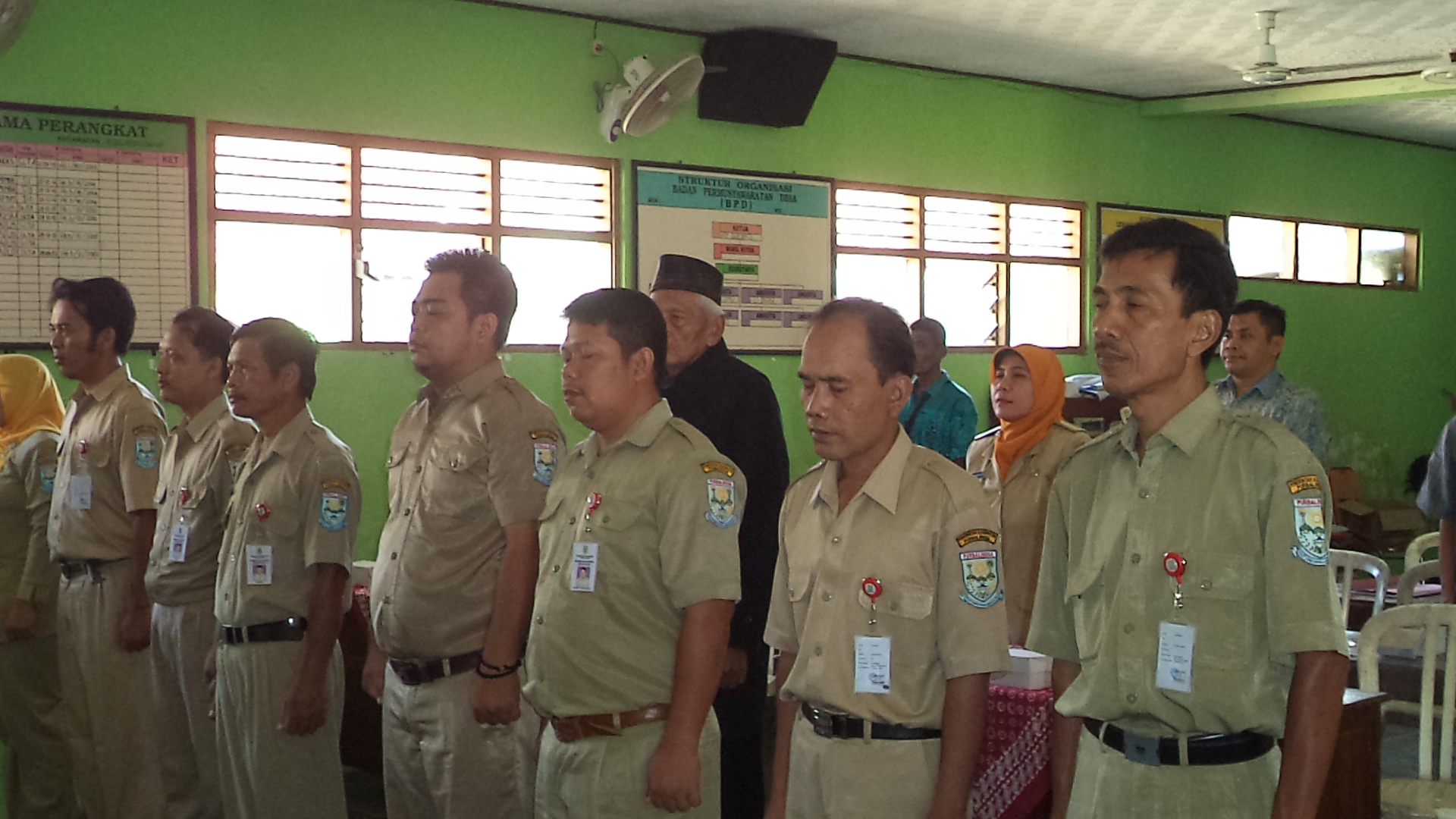 Perangkat Desa Kalikajar Dikukuhkan