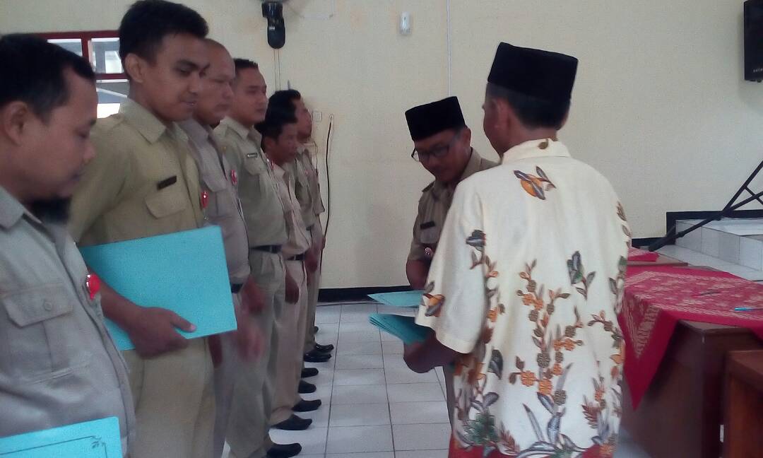 Pemerintah Desa Cilapar Selenggarakan Upacara Pengambilan Sumpah 