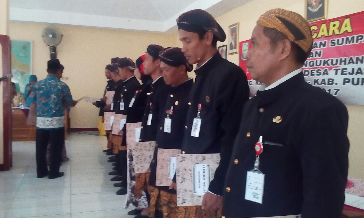 10 Perangkat Desa Tejasari Dilantik