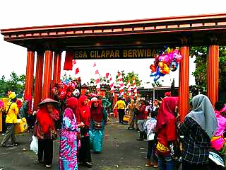 ​Cilapar Louncing Gapura Berwibawa
