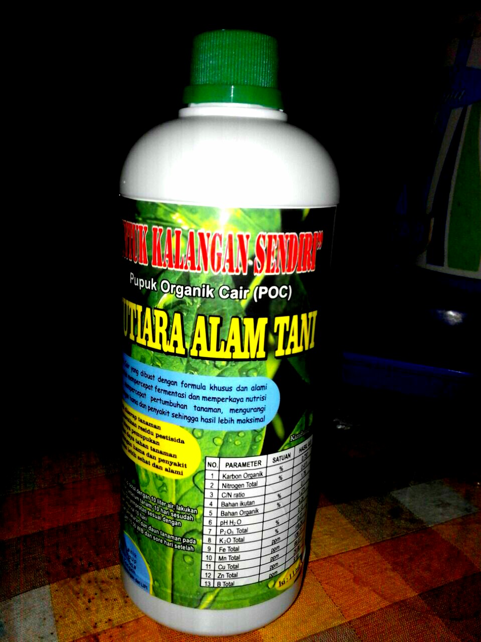 Tingkatkan Nilai Ekonomi Kelompok Tani Desa Penolih Produksi Pupuk Organik.