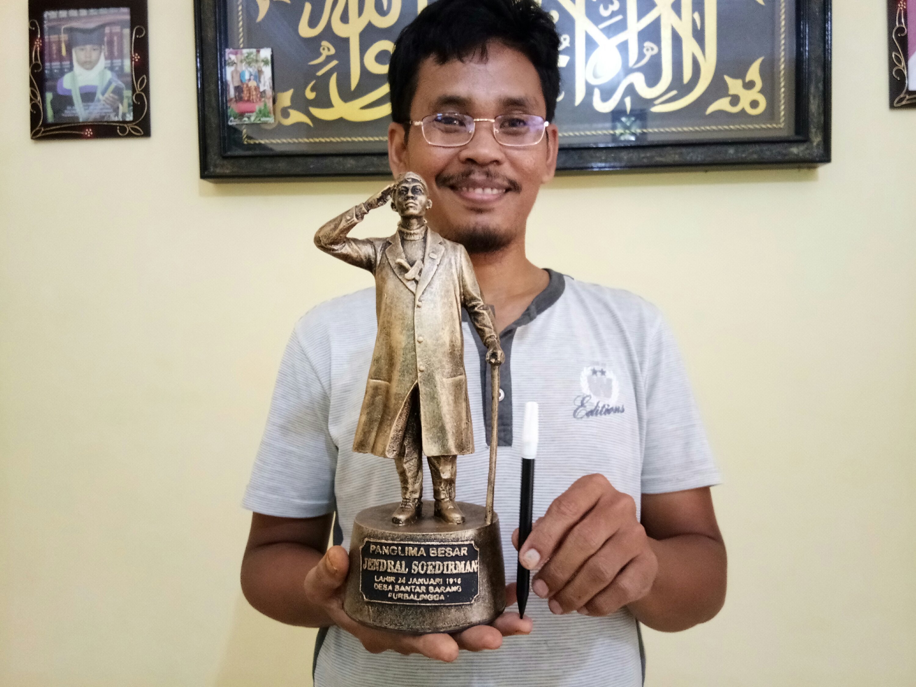 Miniatur Jenderal Soedirman Tanda Cinta Yuworo Untuk Purbalingga 