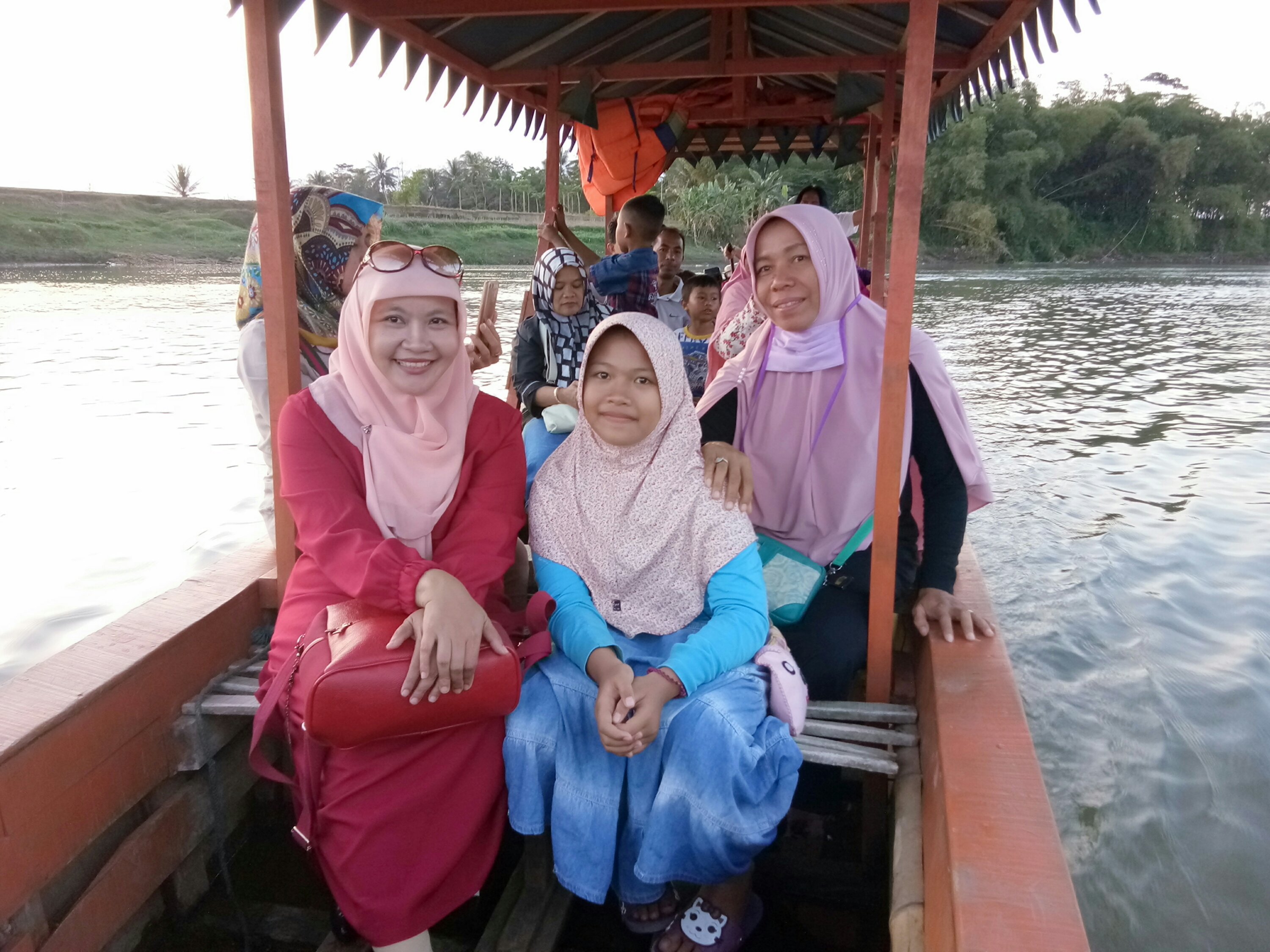 Menikmati Wisata Susur Sungai di Desa Kedungbenda
