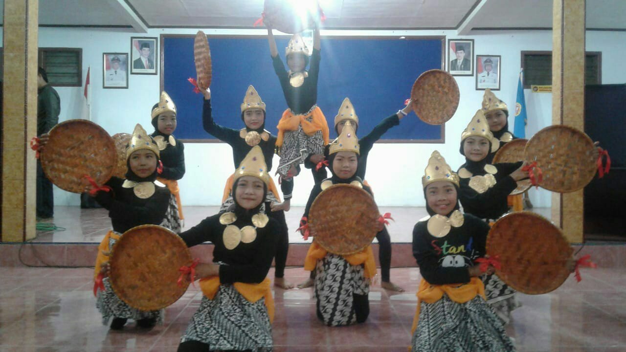 Meriahkan HUT 73 RI Karangtaruna Adhigana Perwira Penolih Gelar Pentas Seni