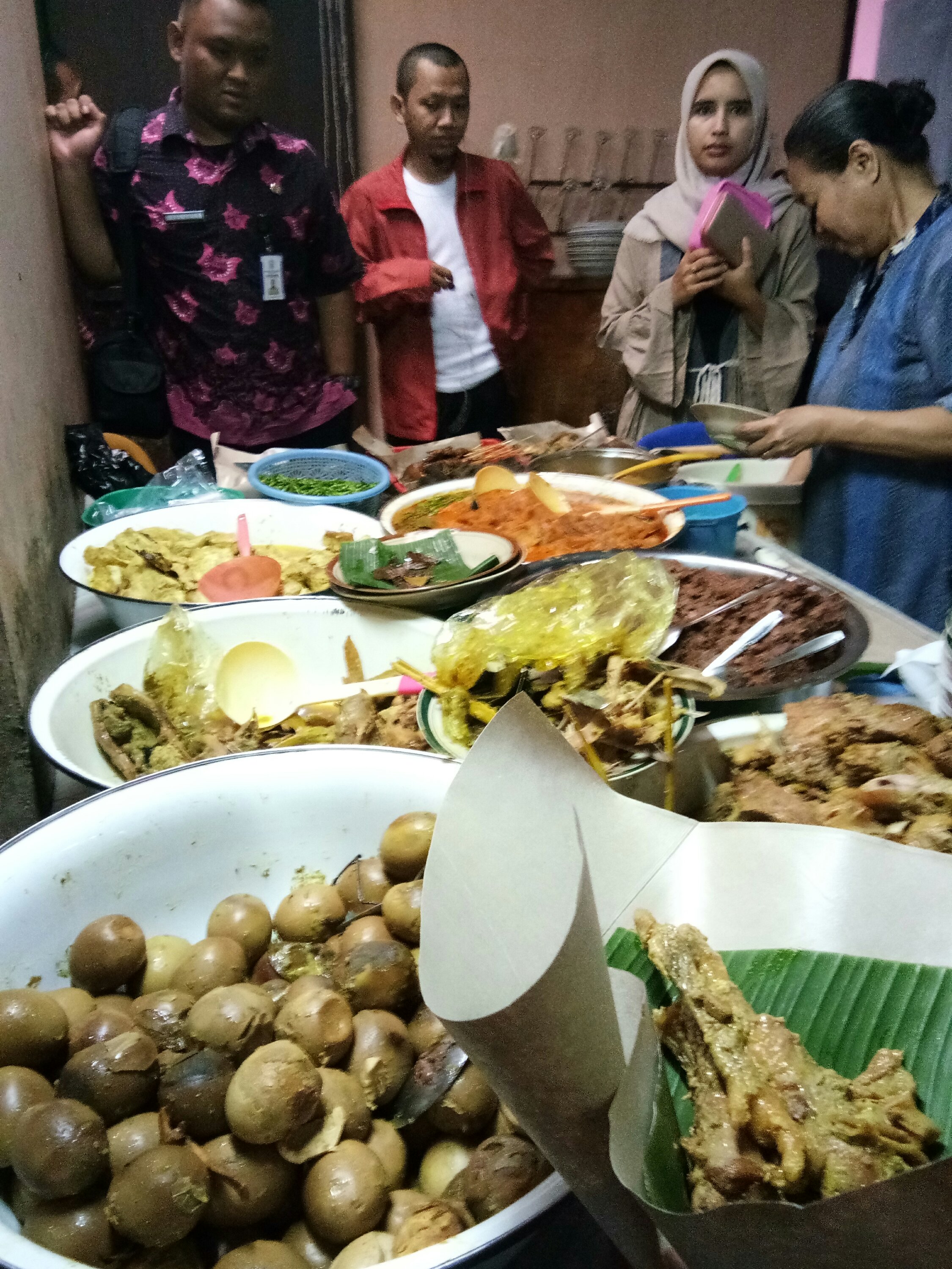 Sarapan Pagi di Kota Asri ya Gudeg Bu Nani