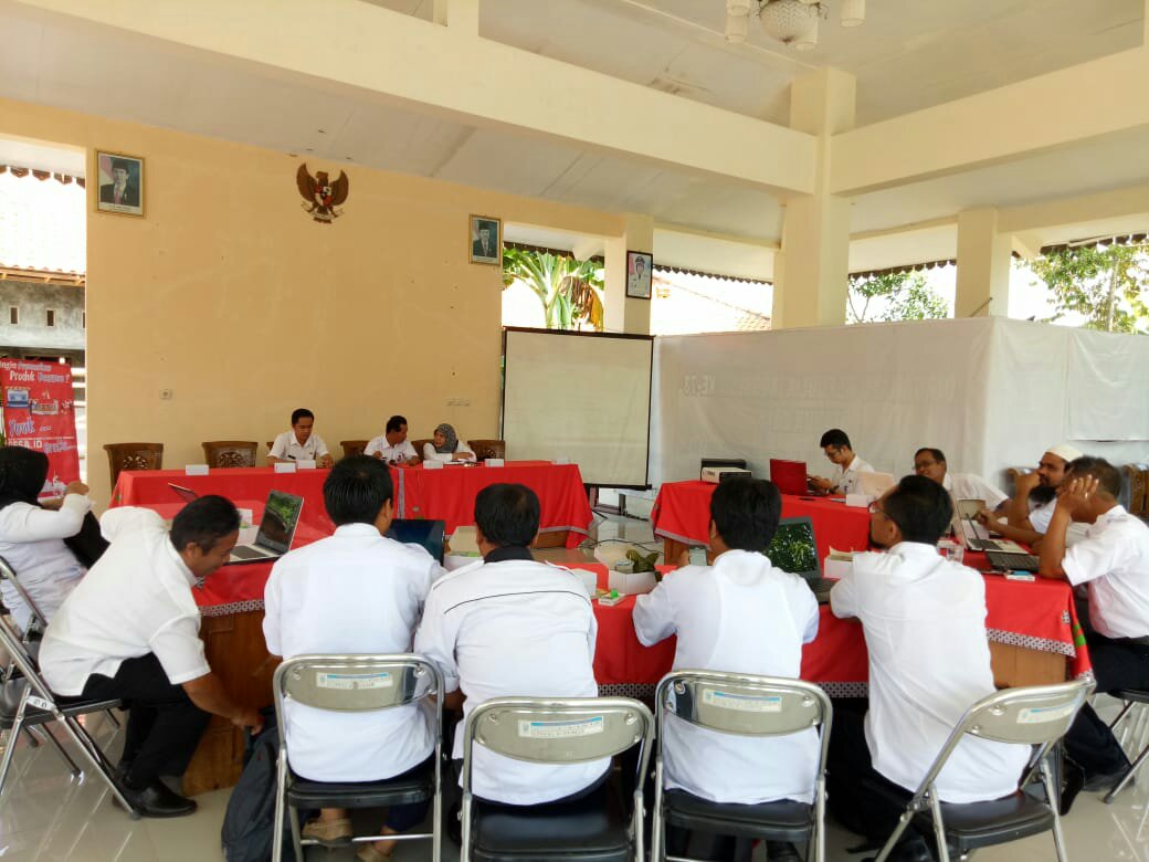 Camat Kertanegara dan Karangmoncol Dukung Penuh Pembuatan Website Desa