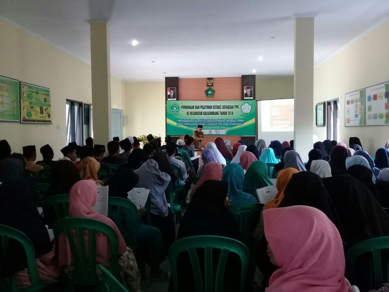 Peserta Pembinaan dan Pelatihan Ustadz TPQ di Kaligondang Membludak