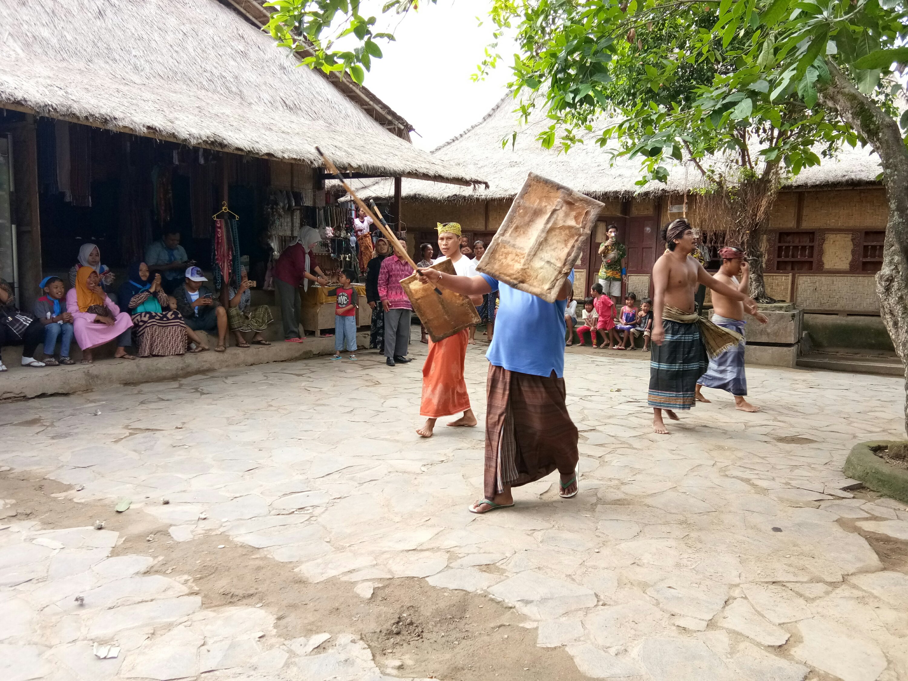 Suku Sasak di Dusun Sade Rembitan