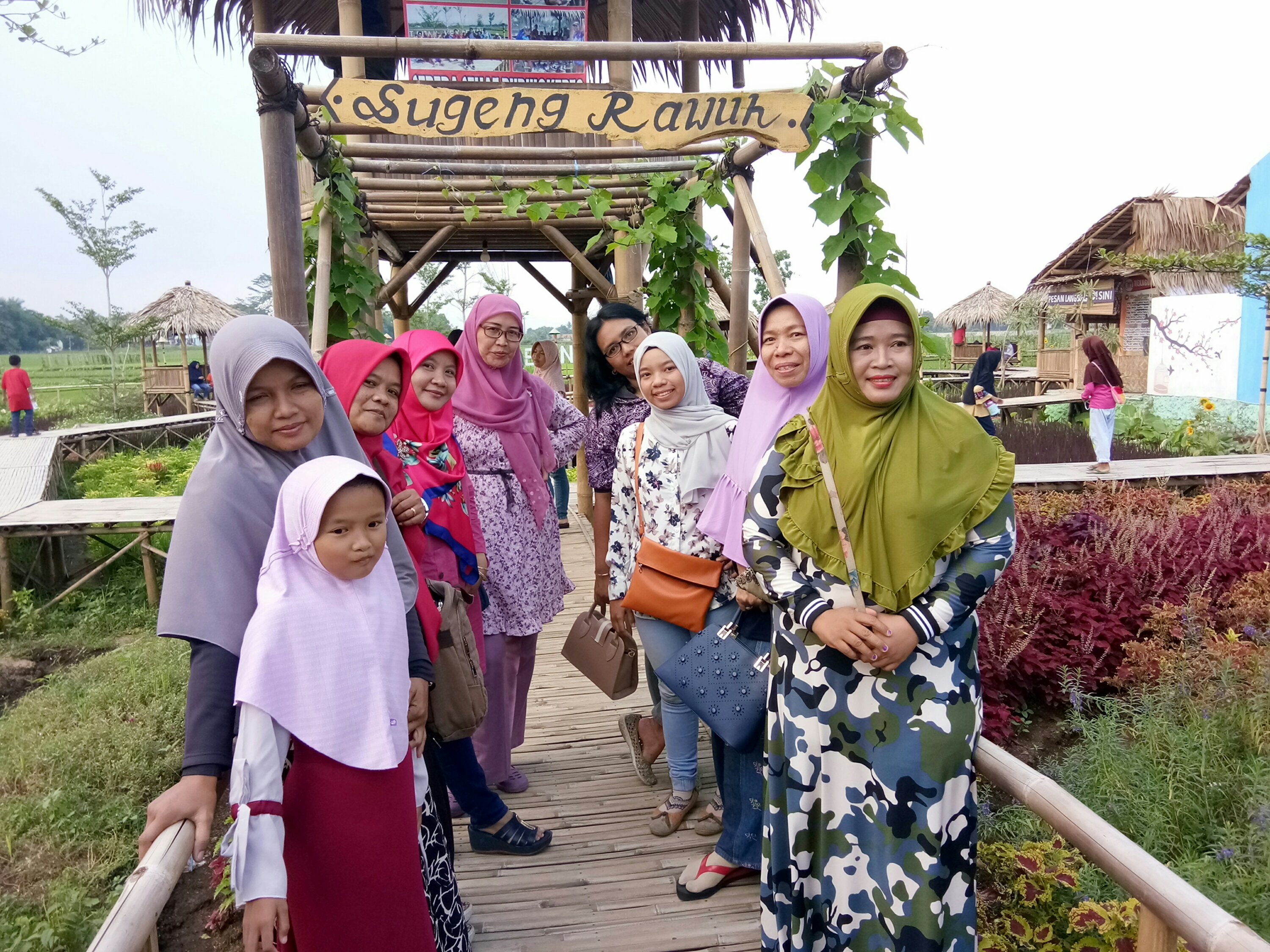 Taman Hexagone Spot Foto Terbaru di Banyumas