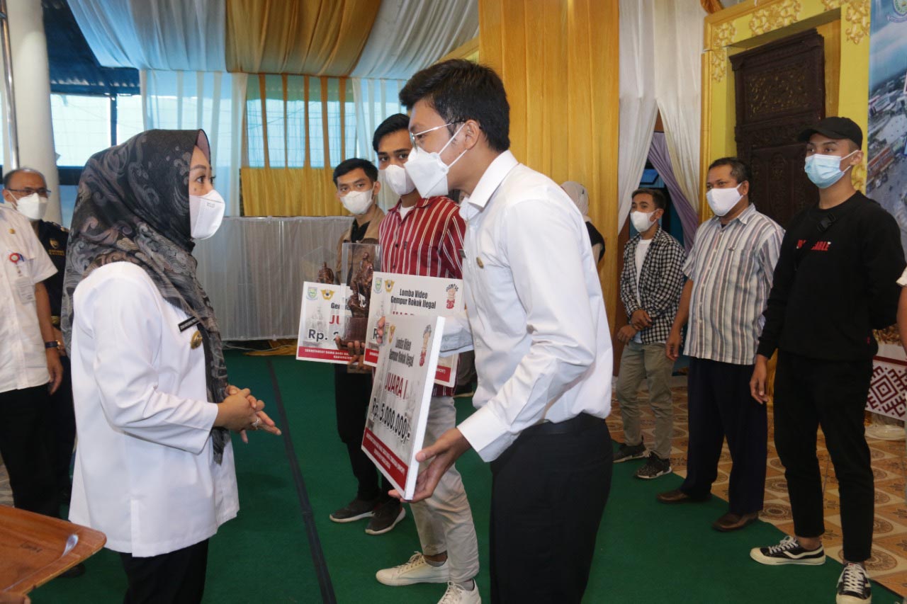 Ajak Gempur Rokok Ilegal, Bupati Tiwi Ingatkan Tembakau Purbalingga Pernah Berjaya